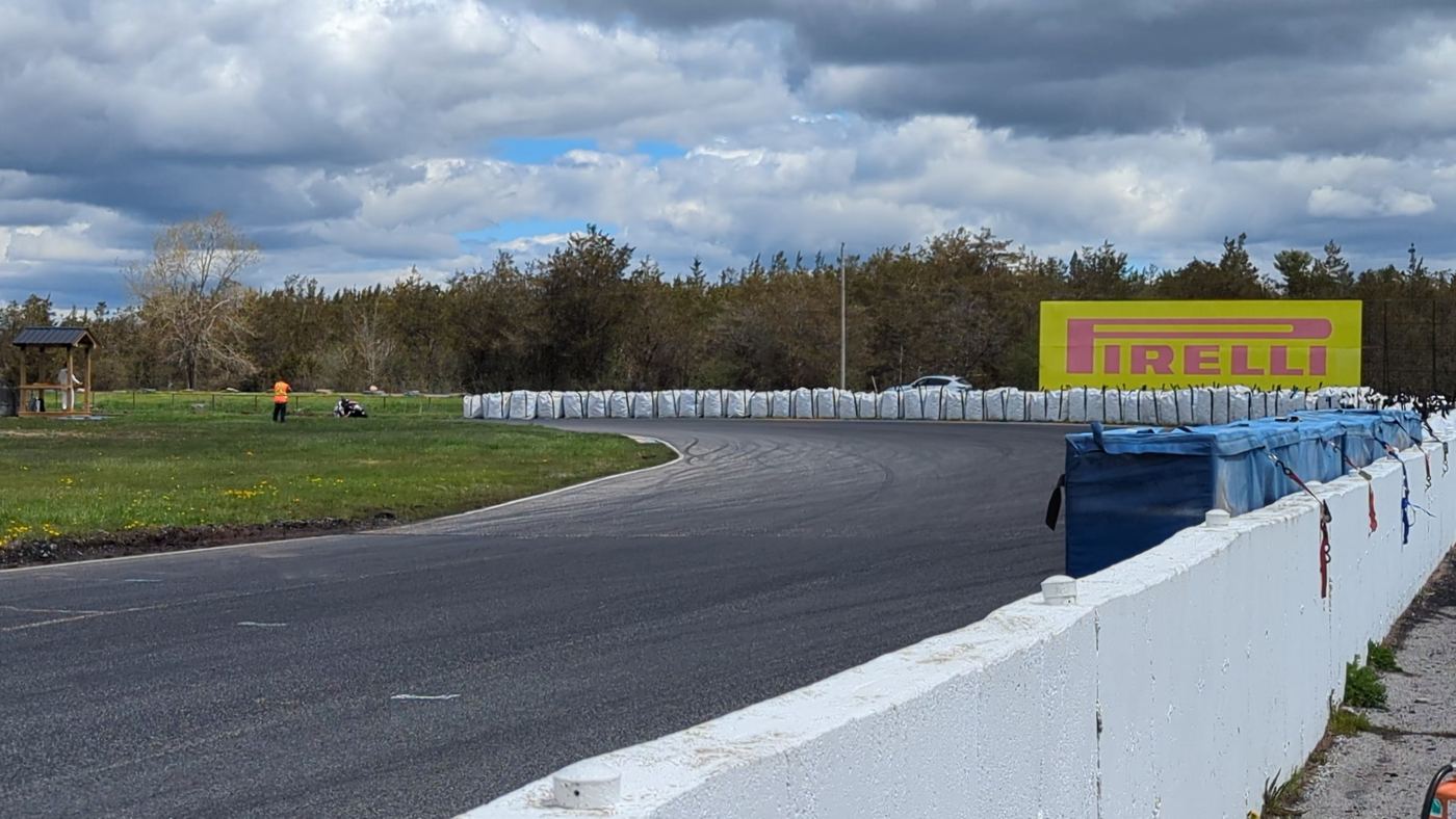 The empty circuit at Shannonville Motorsport Park before a session